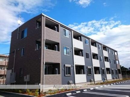 茨城県神栖市平泉東１丁目 3階建