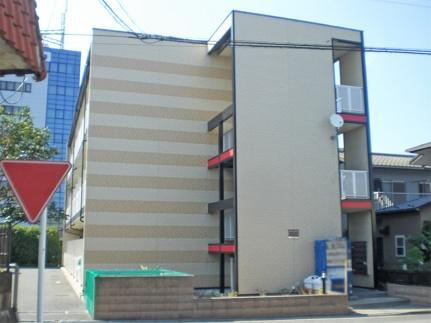 レオパレス渚 3階建