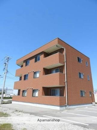 富山県中新川郡上市町正印 3階建