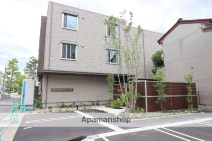 富山県富山市東町３丁目 3階建