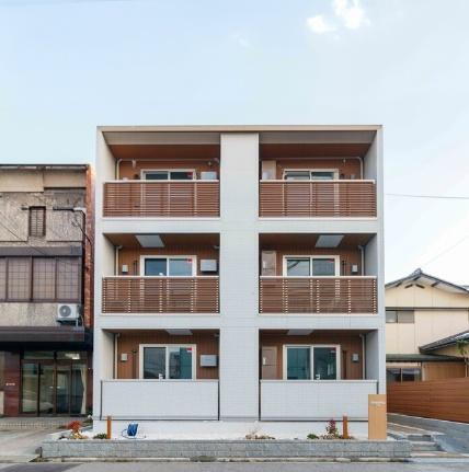 Ｄーｒｅｓｉｄｅｎｃｅ広岡 3階建