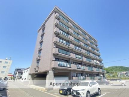 ロイヤル・シャトー一番館 7階建
