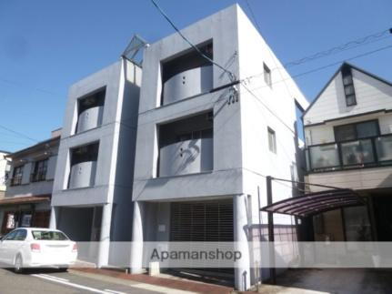 愛知県名古屋市北区清水２丁目 3階建