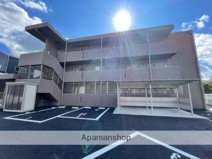 滋賀県草津市新浜町 3階建