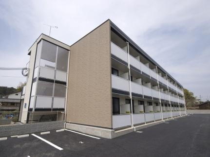 レオパレスソルシオン５ 3階建