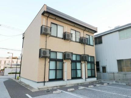 レオパレススウルス 2階建