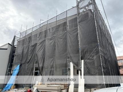 大阪府高槻市赤大路町 3階建 