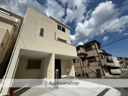 大阪府高槻市津之江町３丁目  3階建