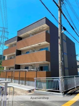 大阪府高槻市神内２丁目 3階建