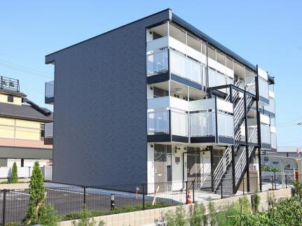 レオパレスシャンブル小林 3階建