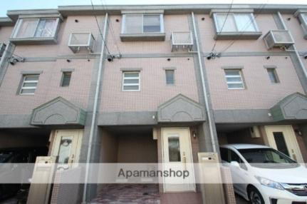 大阪府豊中市熊野町２丁目 3階建