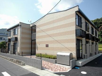 レオパレスＲｉｎａ 2階建