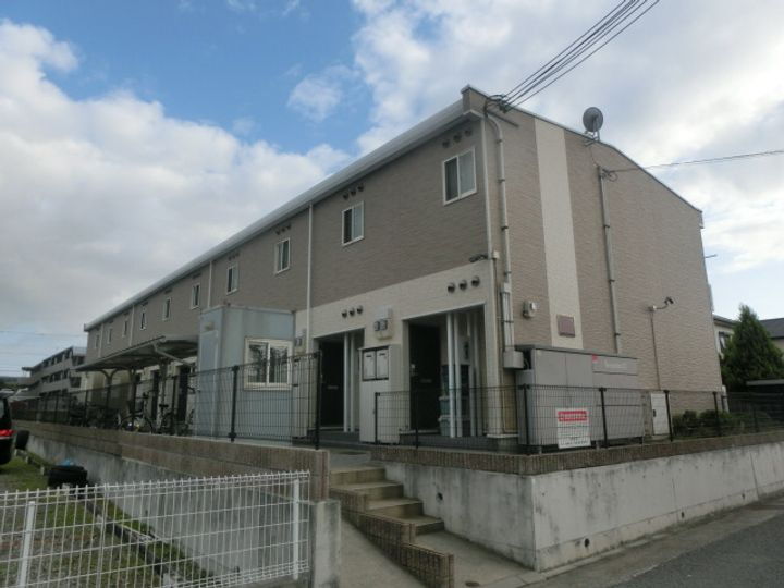 レオパレスｍｅｒｅｌｙ 2階建