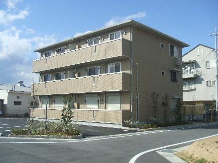 サニーハイツ平田 3階建