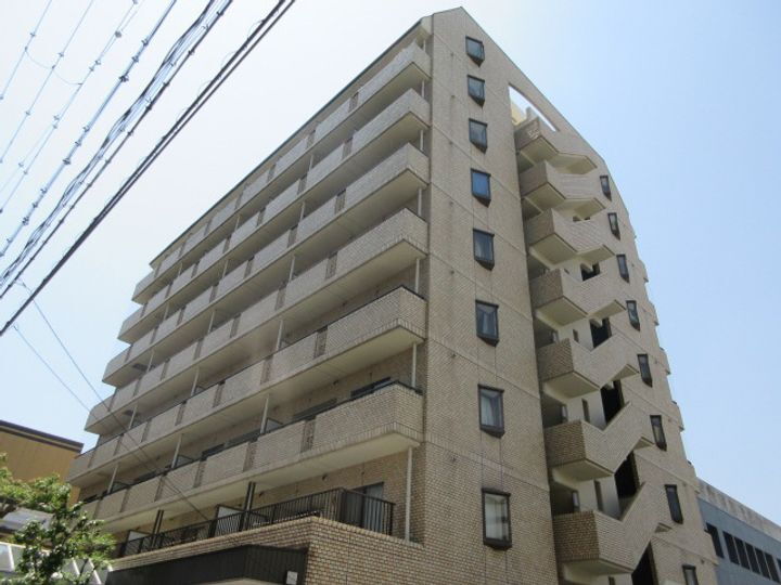 クリーンピア南大路時計台 9階建