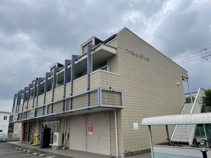 ファミールＫ＆Ｙ 2階建