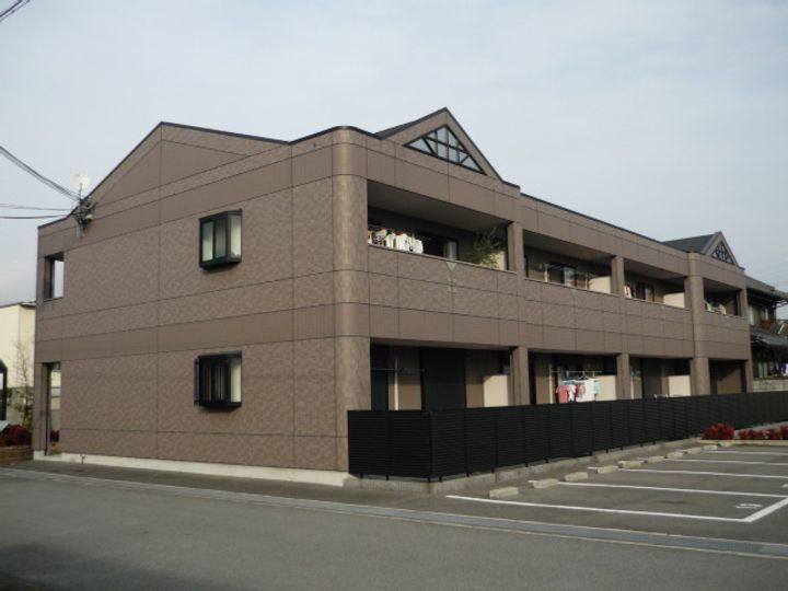 アベニール中島 2階建
