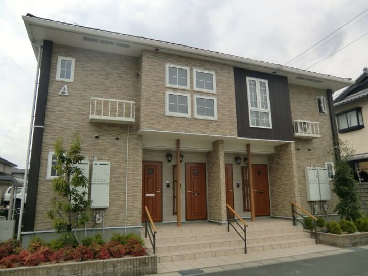 三重県四日市市蒔田２丁目 2階建 築16年12ヶ月