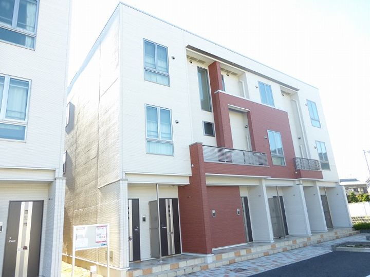 愛知県名古屋市港区春田野２丁目 3階建 築14年2ヶ月