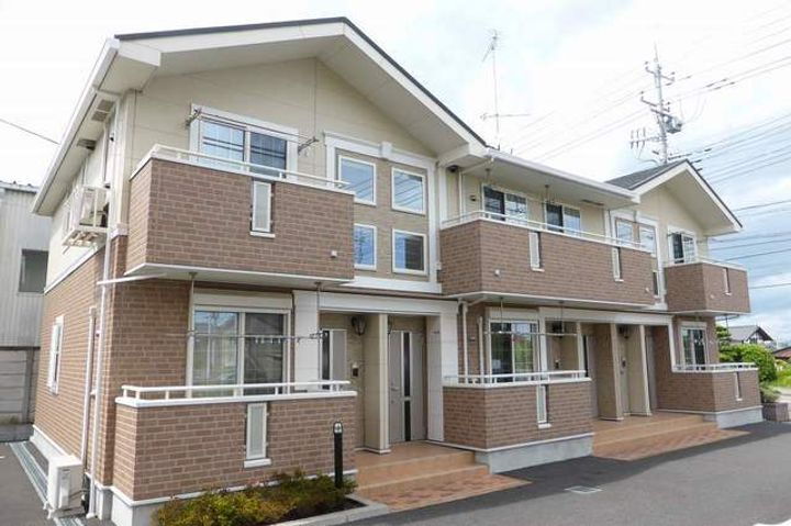 茨城県水戸市見川町 築14年9ヶ月 2階建