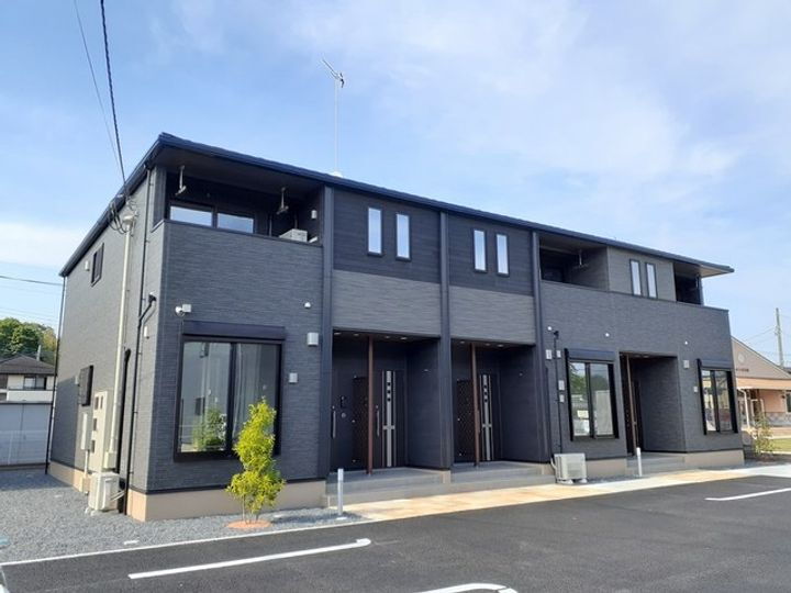 茨城県土浦市烏山５丁目 2階建 築2年7ヶ月