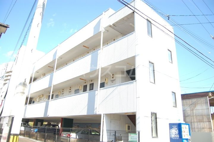 三重県四日市市大字茂福 3階建 築30年10ヶ月