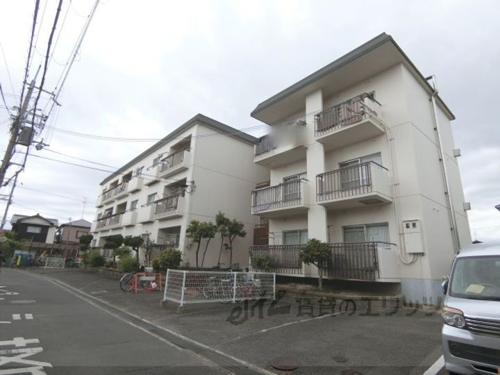 メゾン並木 3階建