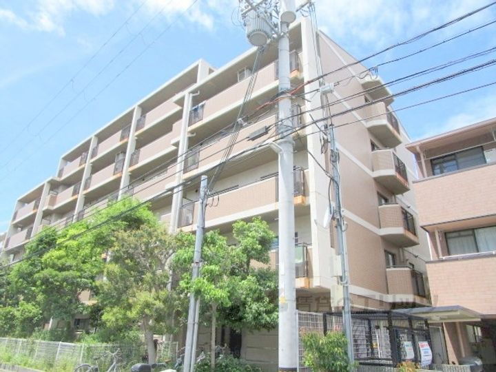 サニーコート 6階建
