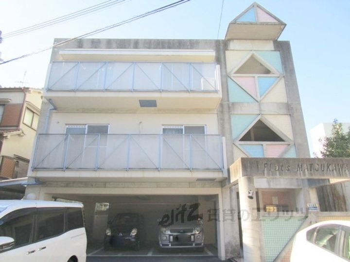 フラッツマツカワ 3階建