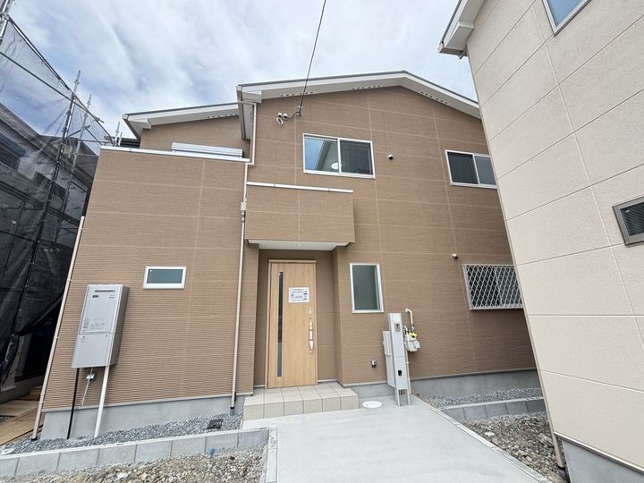 大阪府高槻市津之江町３丁目４７－８－２ 賃貸一戸建て