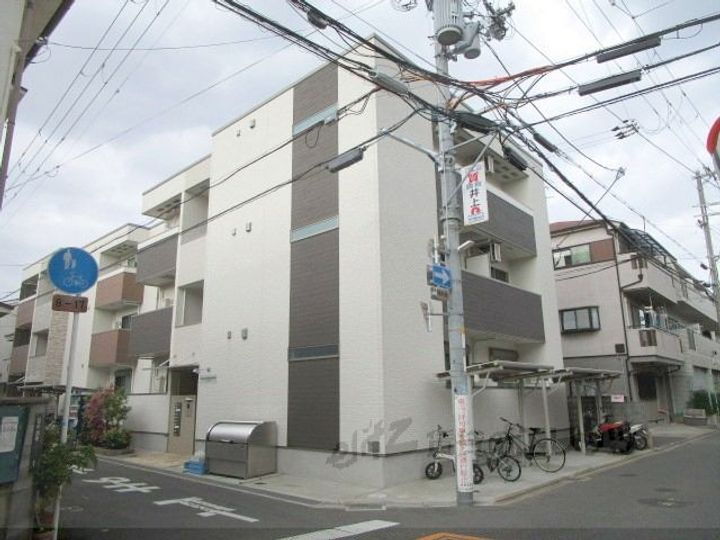 フジパレス吹田東Ⅱ番館 3階建