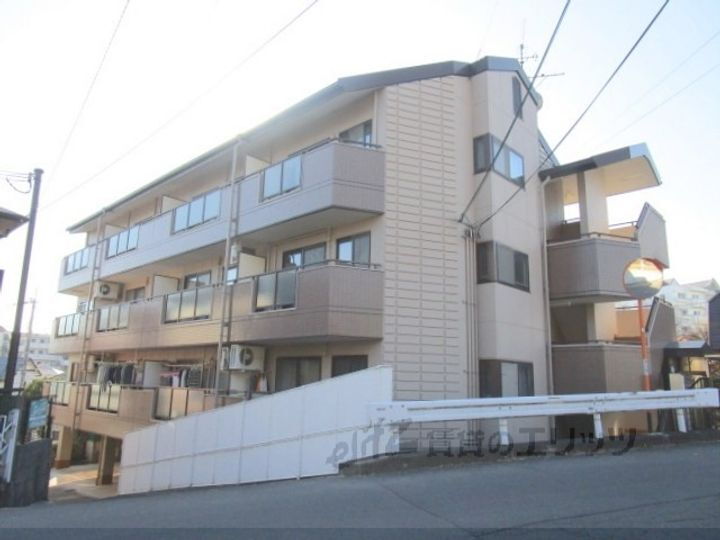 メゾンエトワール 4階建