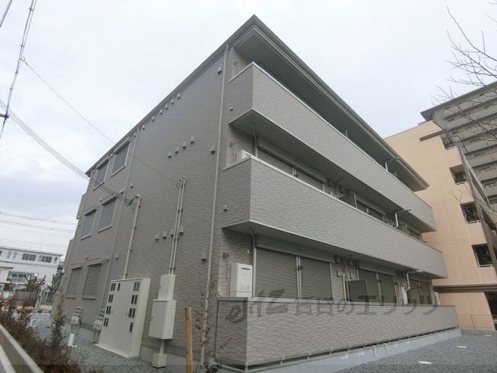 アルカディア舟木町 3階建