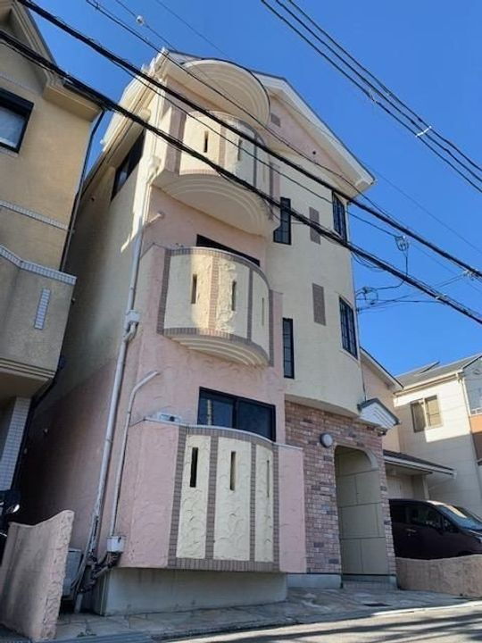 リーフジャルダン・サンガーデンリーフ 3階建