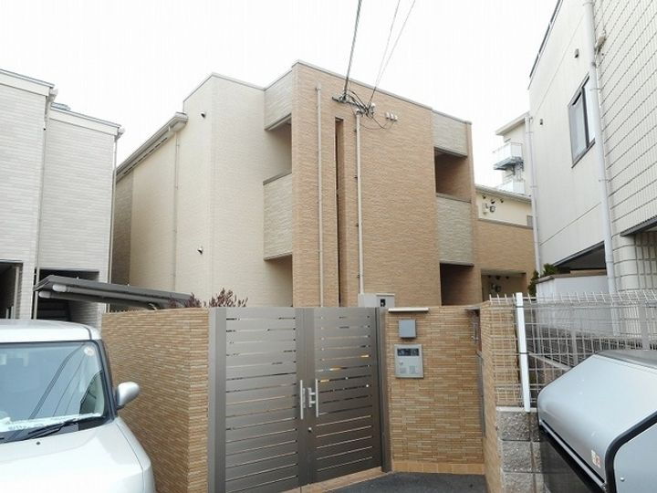 カームリー　トスィーム