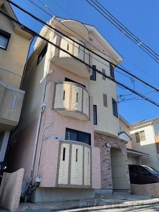 リーフジャルダン・サンガーデンリーフ 3階建