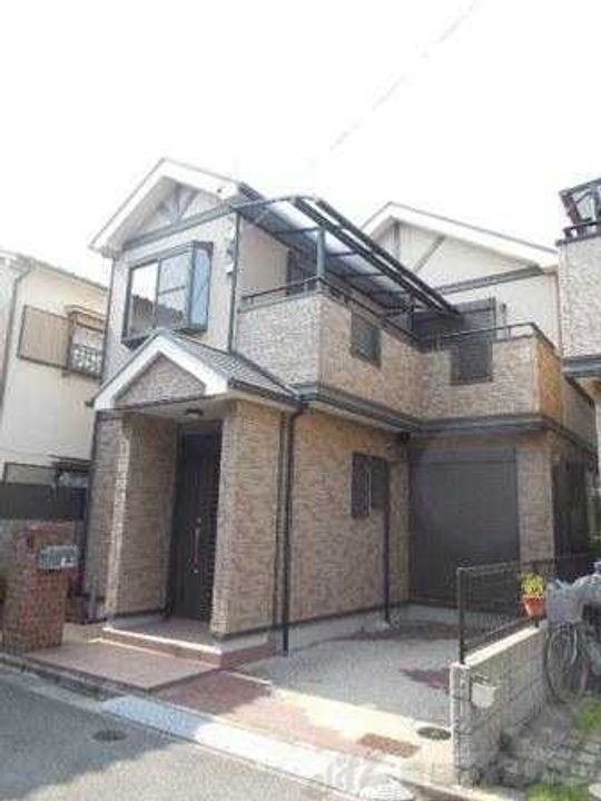 川西町１丁目戸建 2階建