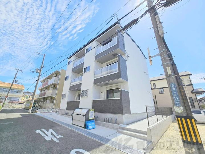 Ｖｉｌｌａ　４１　ＹＡＭＡＴＥ　ＳＵＩＴＡ 3階建
