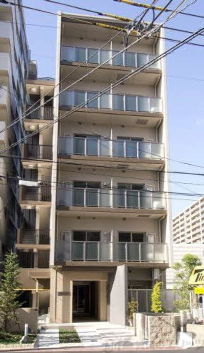 ＩＲＥＮＥ　ＳＱＵＡＲＥ 6階建