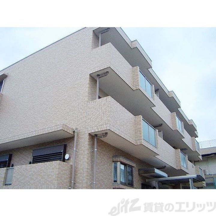 コンフォート山手 3階建