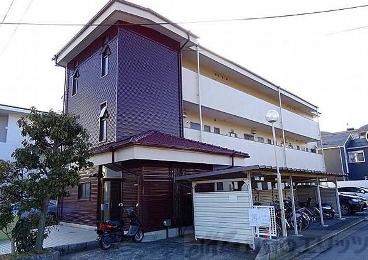 アマセンターハイツ 3階建