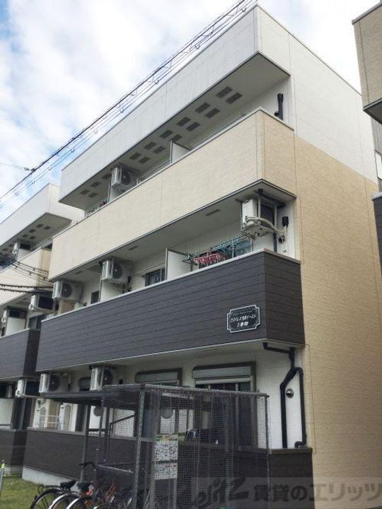 フジパレス吹田イーストⅡ番館 3階建