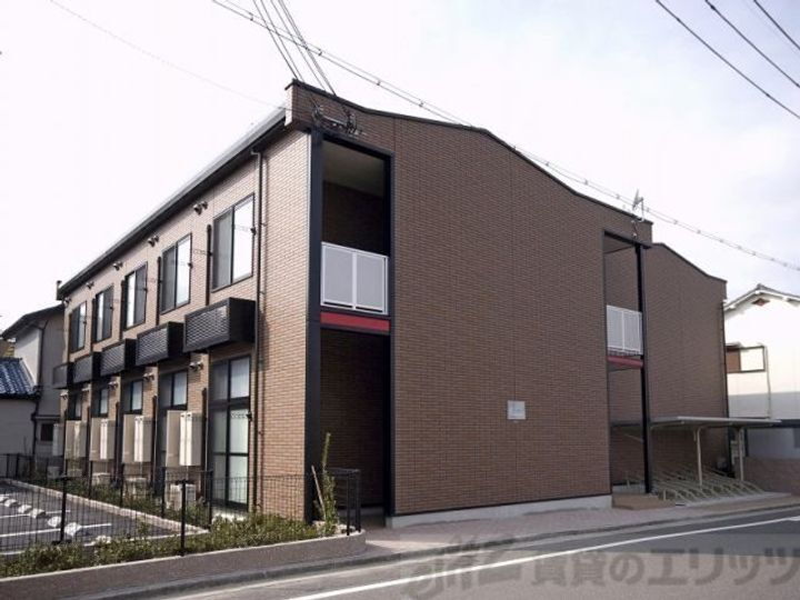 レオパレスＴＮ壱番館 2階建