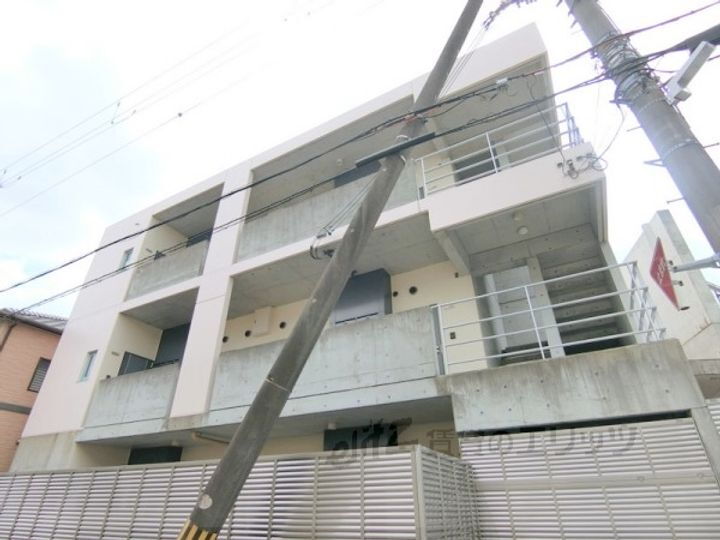 コンシェール 3階建