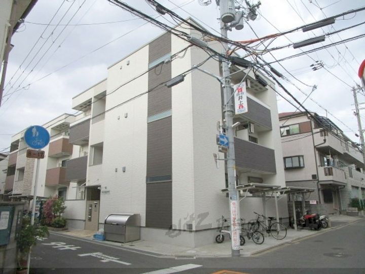 フジパレス吹田東Ⅱ番館 3階建