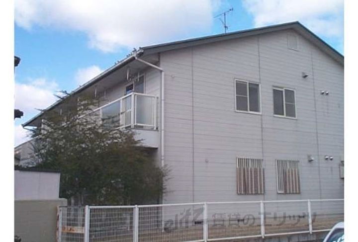 イーストコート沢良宜 2階建