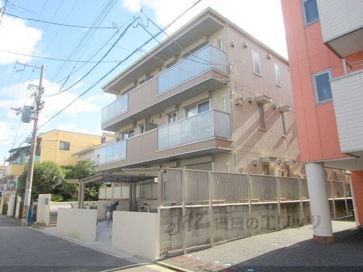 ハイデンス吹田 3階建