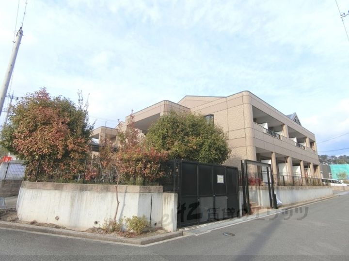 Ｆｏｒｅｓｔ　Ｃｏｕｒｔ 2階建