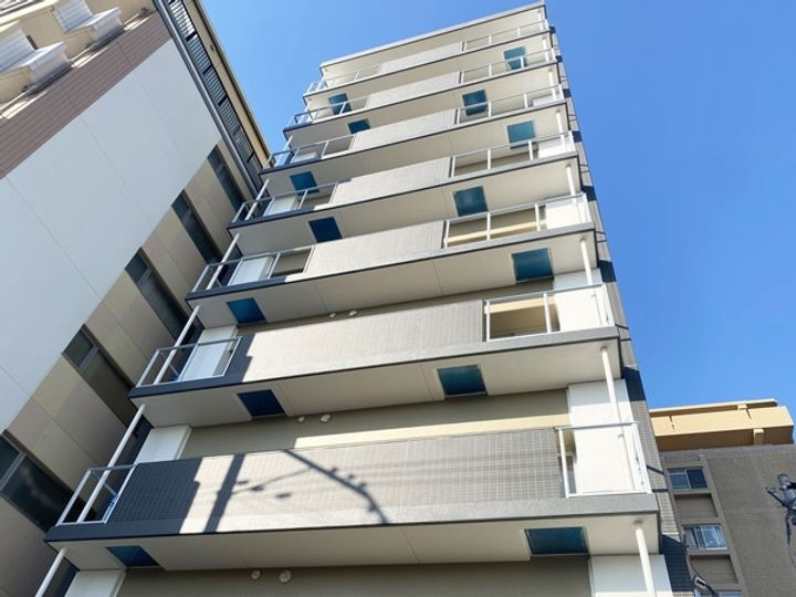 Ｖ−ランコントル吹田 9階建