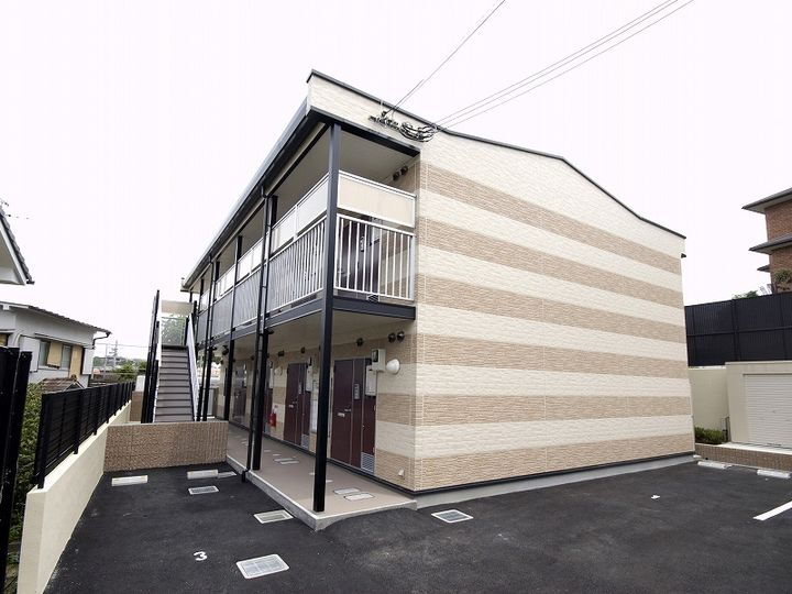 レオパレススカイヒルズ 2階建